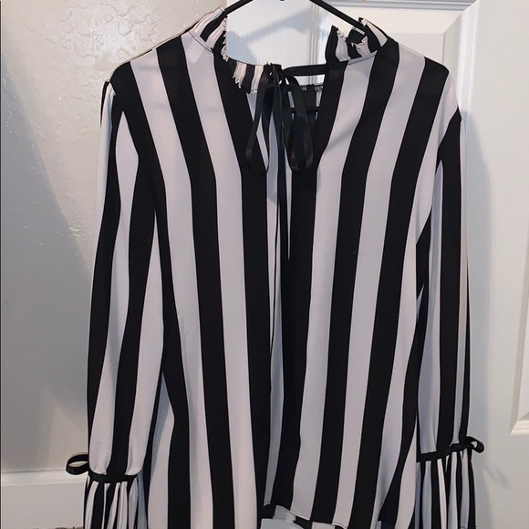 New York and Company Blouse - Picture 3 of 4